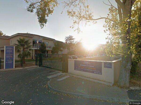 UN APPARTEMENT DE TYPE 1 ET UN PARKING EXTÉRIEUR