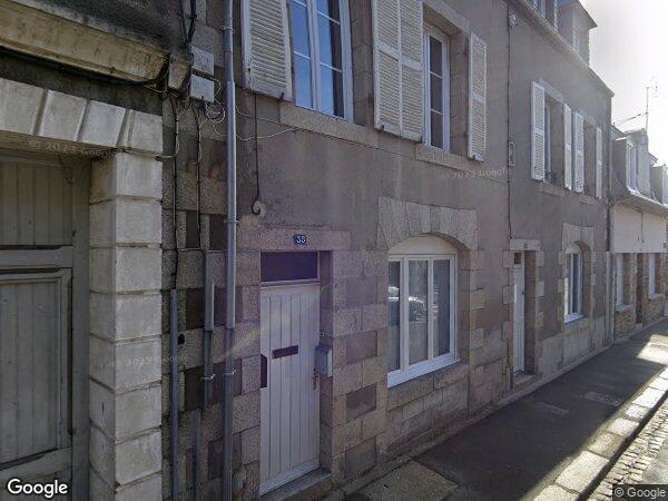 UNE MAISON D'HABITATION