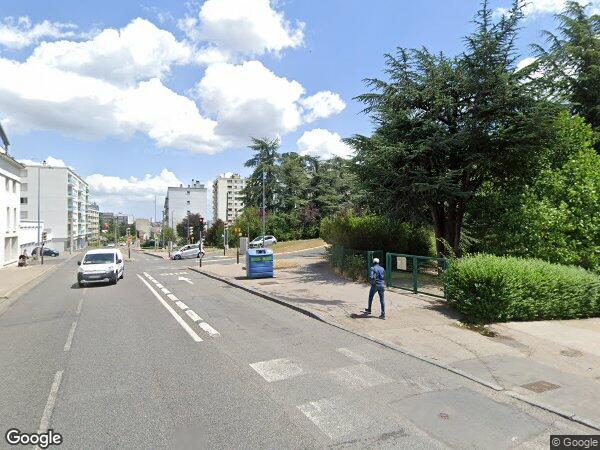 UN APPARTEMENT DE TYPE F4 ET UNE CAVE