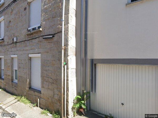 UN APPARTEMENT DE TYPE F3 AVEC UN GARAGE