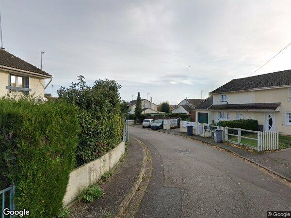 UN PAVILLON D'HABITATION