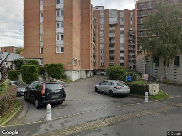 UN APPARTEMENT À USAGE D'HABITATION TYPE 3