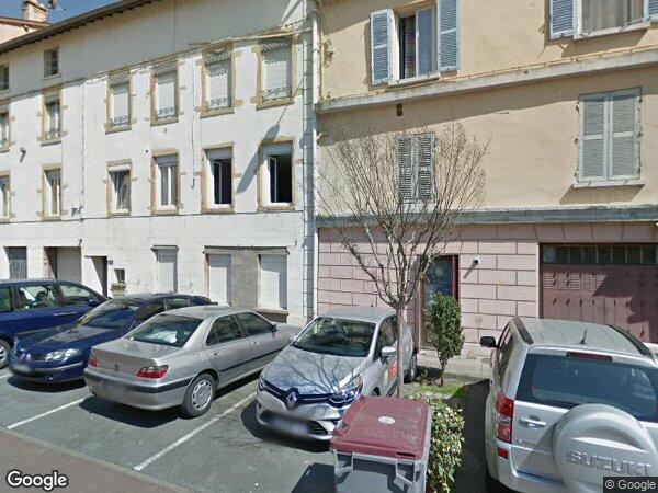 UN APPARTEMENT, UN GRENIER ET UNE CAVE