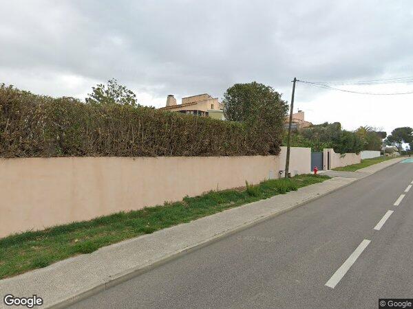 UNE MAISON D'HABITATION 