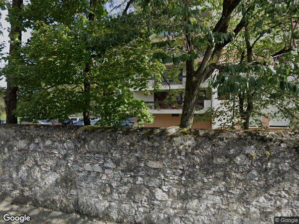 UN APPARTEMENT DE 5 PIÈCES AVEC CELLIER ET GARAGE