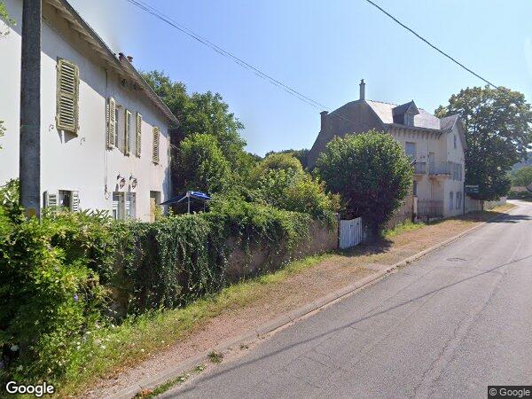 UNE MAISON D'HABITATION