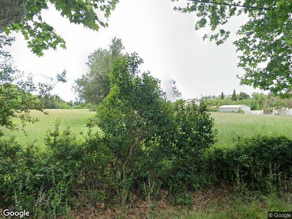 UN APPARTEMENT ET UN PARKING EXTERIEUR