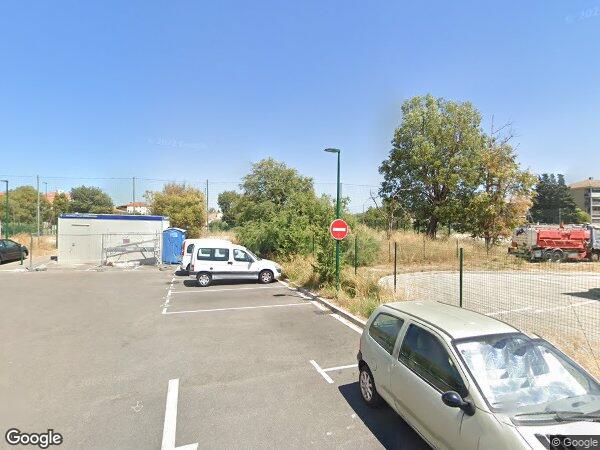 TROIS APPARTEMENTS ET DEUX CABANONS