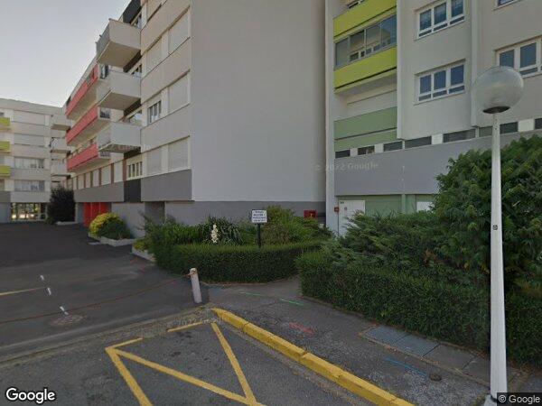 UN APPARTEMENT AVEC UNE CAVE ET UN PARKING