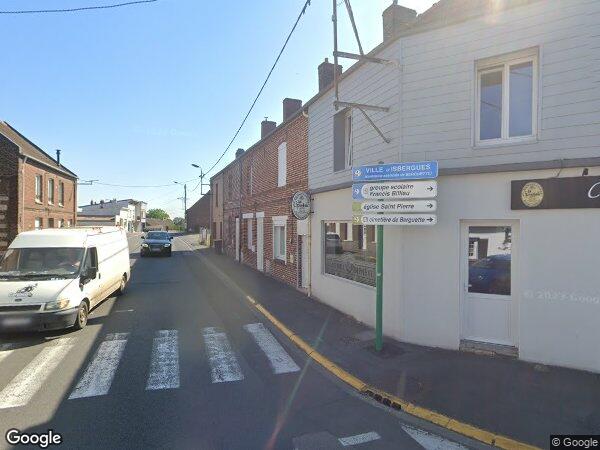 UNE MAISON À USAGE D'HABITATION