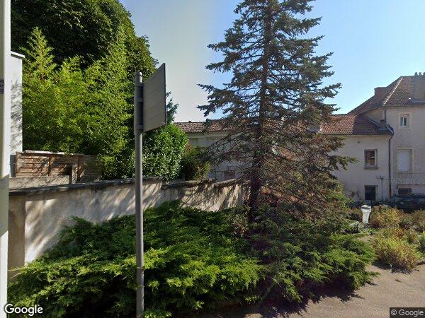 UNE MAISON D'HABITATION