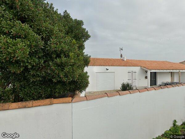 UNE MAISON D'HABITATION