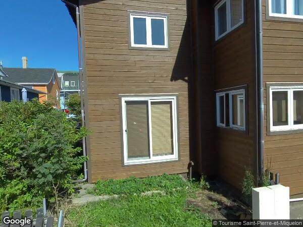 UN ENSEMBLE IMMOBILIER