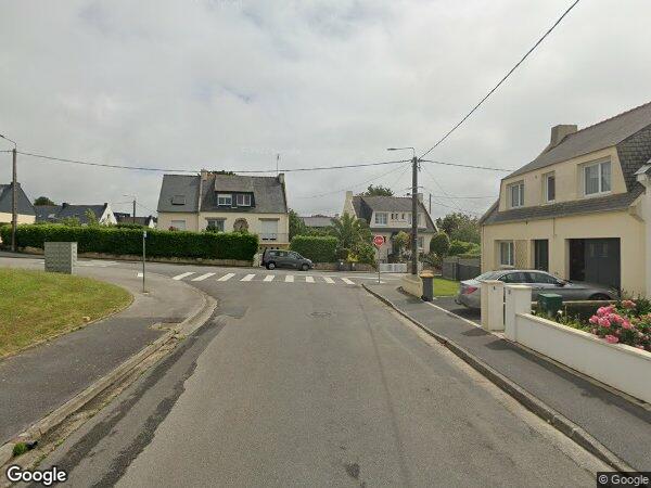 UN APPARTEMENT, CAVE, EMPLACEMENT POUR SÉCHOIR ET UN EMPLACEMENT POUR VÉHICULE