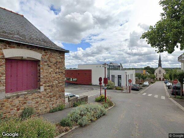 UNE MAISON À USAGE D'HABITATION