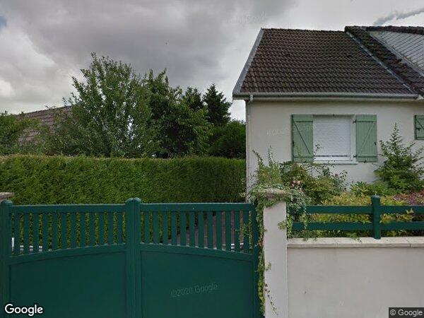 UNE MAISON À USAGE D'HABITATION