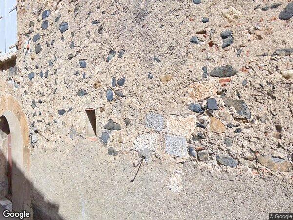 UNE MAISON À USAGE D'HABITATION