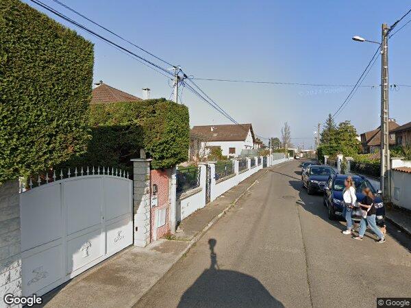 UNE MAISON INDIVIDUELLE ET UN APPARTEMENT INDÉPENDANT