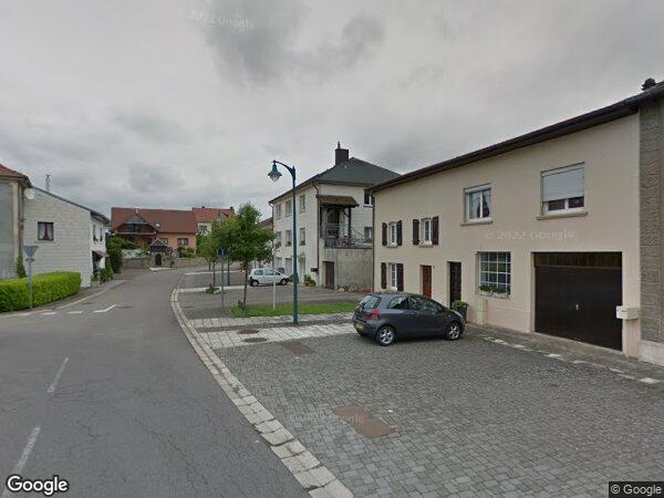 UNE MAISON À USAGE D'HABITATION