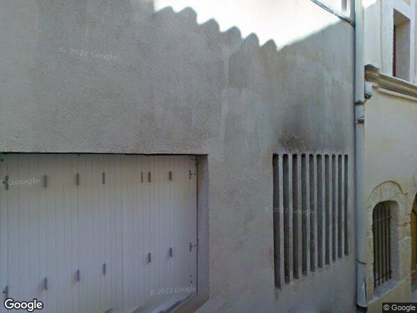 UNE MAISON D'HABITATION