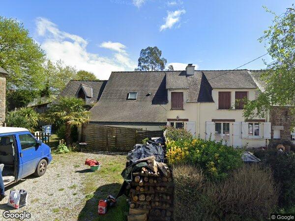 UNE MAISON D'HABITATION