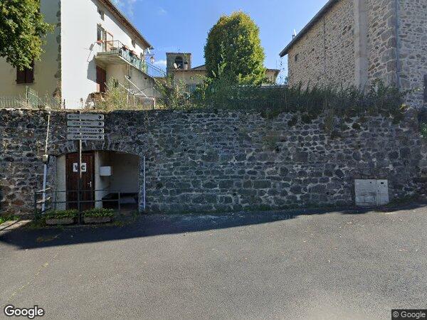 UNE MAISON D'HABITATION