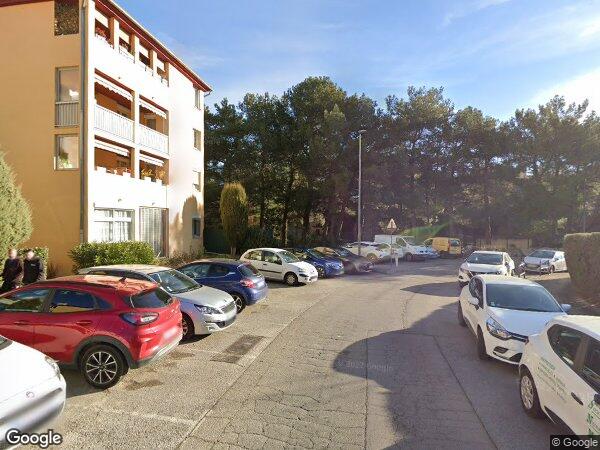 UN APPARTEMENT (T6) ET UNE CAVE