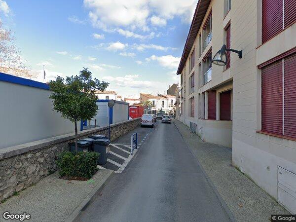 UN LOCAL COMMERCIAL + STUDIO