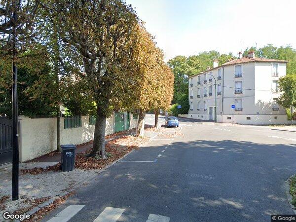 UN PAVILLON D'HABITATION