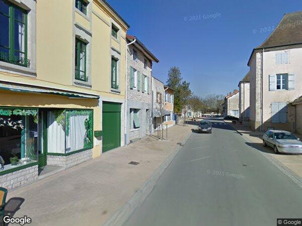 UN ENSEMBLE IMMOBILIER