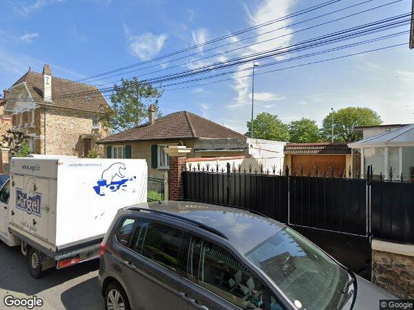 UN PAVILLON D'HABITATION