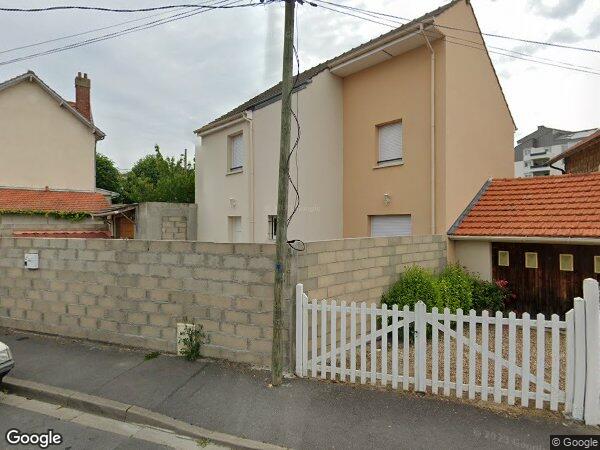 UNE MAISON D'HABITATION