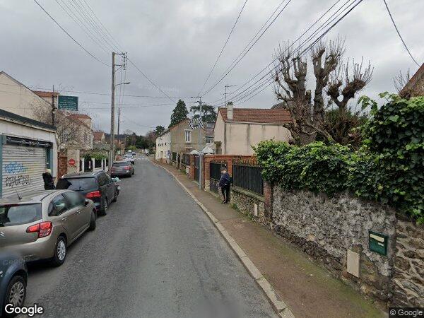 UN APPARTEMENT ET UNE CAVE