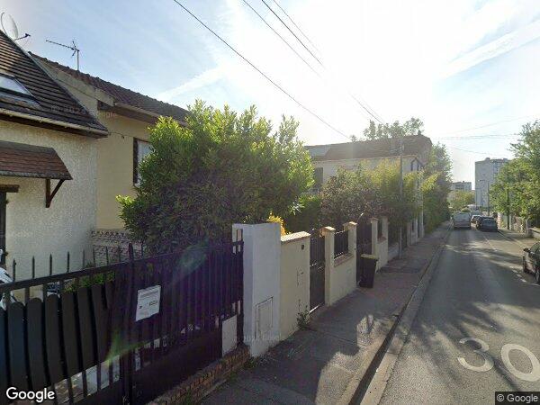 UN PAVILLON D'HABITATION