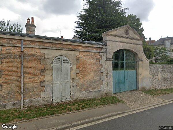 UNE PROPRIÉTÉ BÂTIE, UN TERRAIN DE LOISIRS ET DEUX PARCELLES DE TERRE
