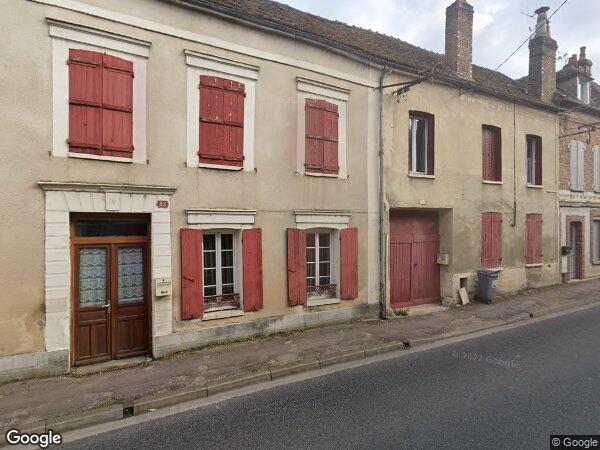 UNE MAISON À USAGE D'HABITATION