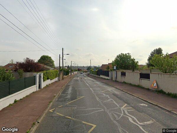 UNE MAISON D'HABITATION