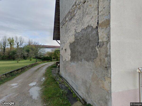 UNE MAISON D'HABITATION