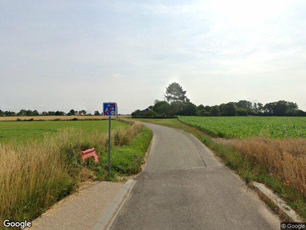 UNE MAISON À USAGE D'HABITATION