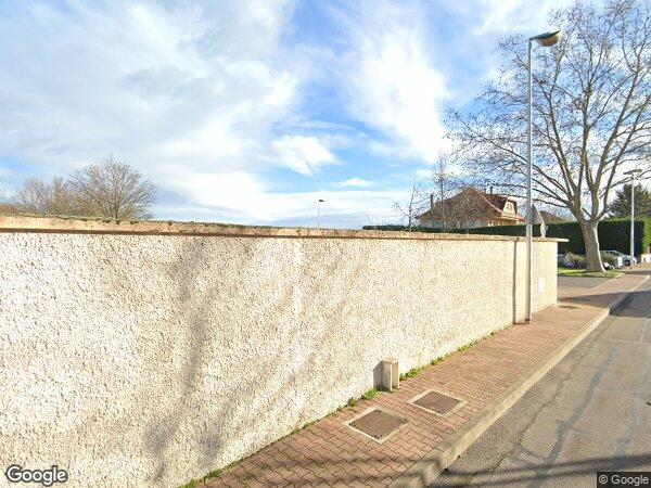 UNE MAISON À USAGE D’HABITATION