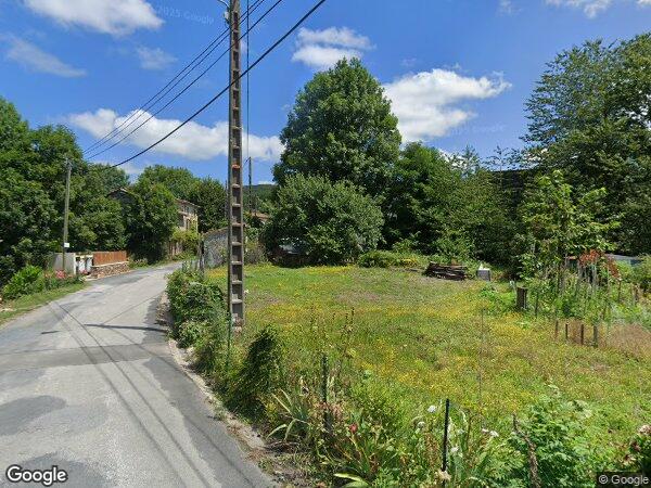 UN IMMEUBLE À USAGE D'HABITATION