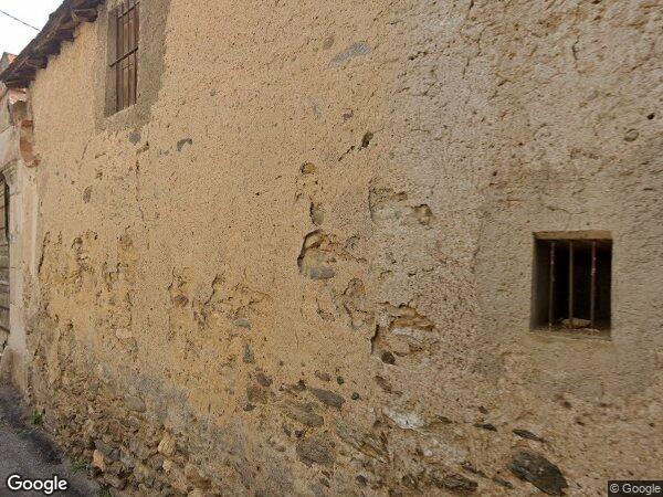 UNE MAISON DE MAÎTRE AVEC DÉPENDANCES ET JARDIN ATTENANT