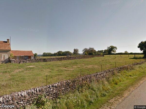 UN ENSEMBLE IMMOBILIER À USAGE INDUSTRIEL OU D'ATELIER