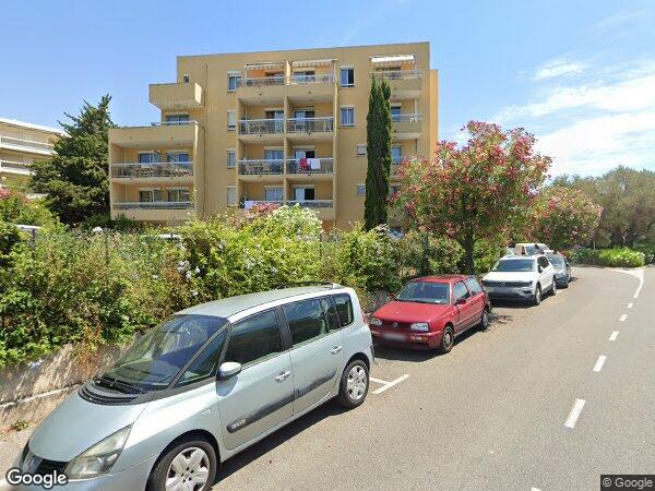 DEUX APPARTEMENTS, DEUX CAVES, UN PARKING ET UN BOX