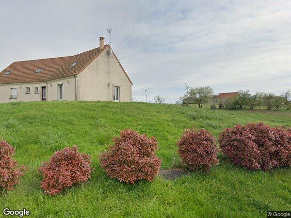 UNE MAISON À USAGE D'HABITATION