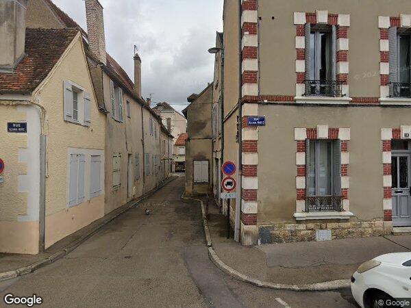 UN ENSEMBLE IMMOBILIER