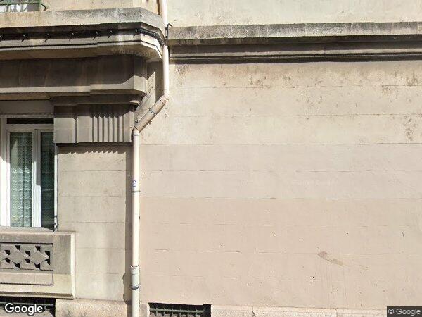 UN APPARTEMENT ET UN BOX GARAGE 