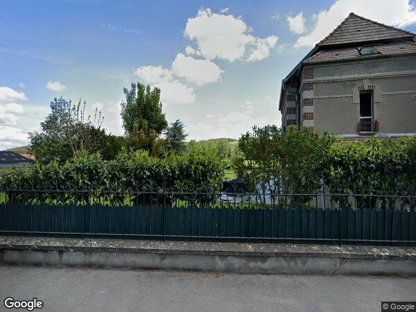 UNE MAISON D'HABITATION