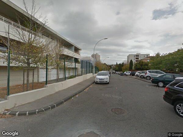 DEUX STUDIOS INDÉPENDANTS 