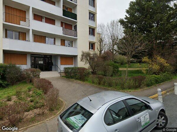 UN APPARTEMENT ET UNE CAVE